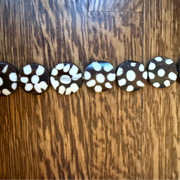 Ann Mashburn Brown and White Beaded Necklace - Picture 5 of 5